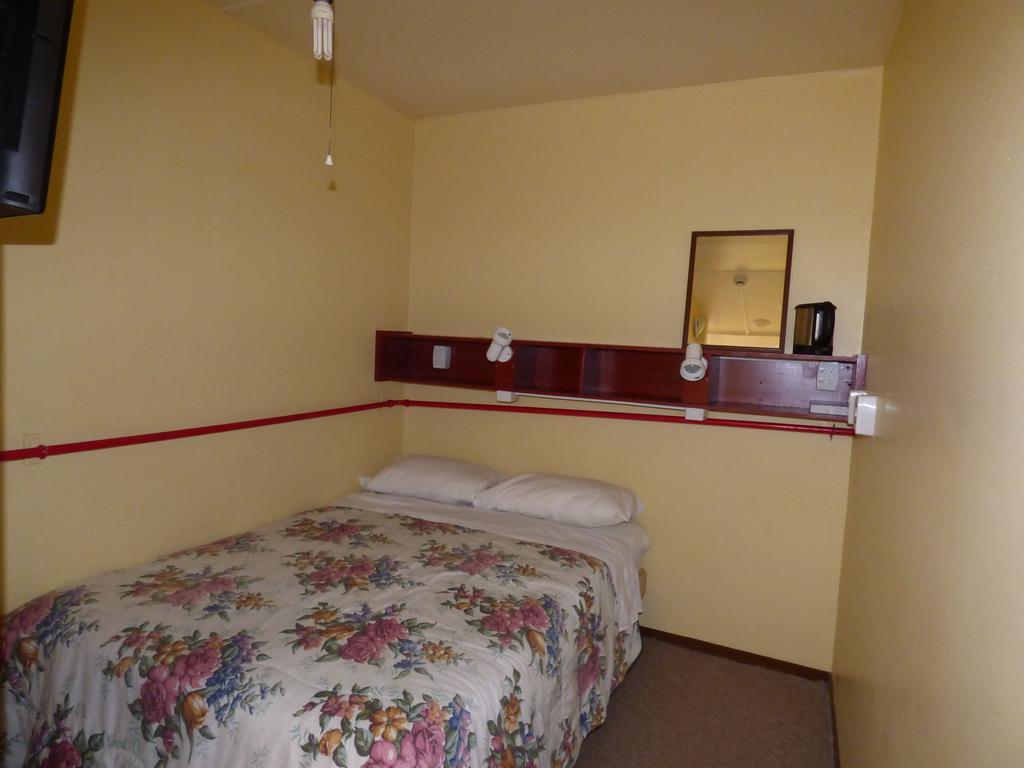 Auberge de jeunesse Cactus Jacks Backpackers à Rotorua Extérieur photo